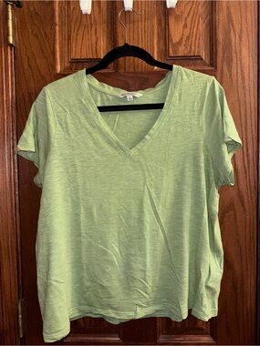 Liverpool Lightweight V-Neck Tee in Light Green